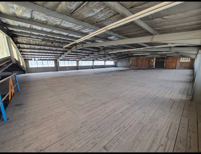 2,100M² WAREHOUSE TO LET IN HERIOTDALE